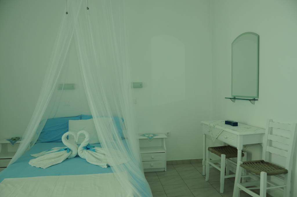 Paroscarmel Studio-Apartment Logaras Zimmer foto